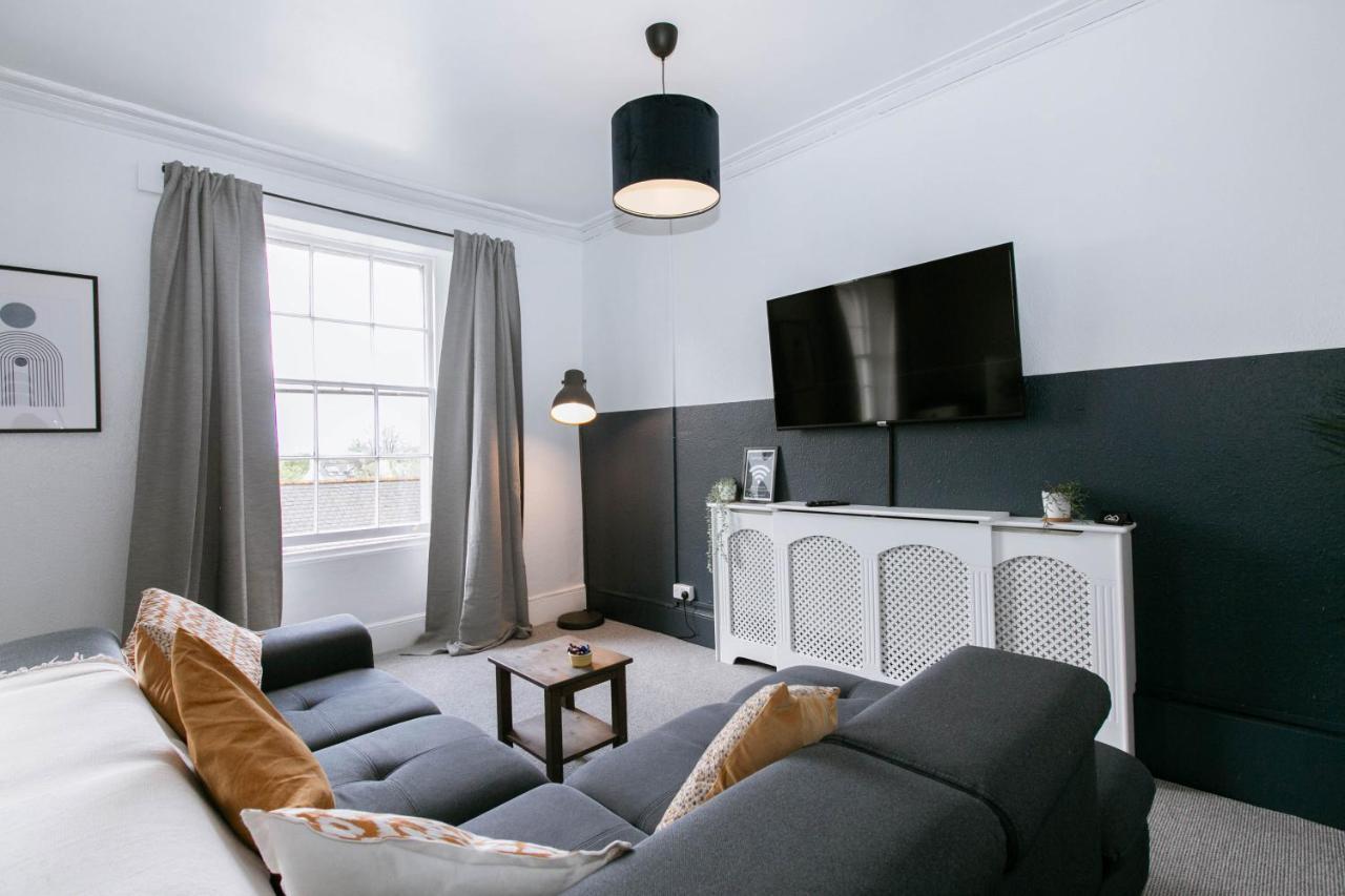 Peaceful Apartment, Private Parking, Long Prices, Close To Uni, Hosp, Centre Appartamento *